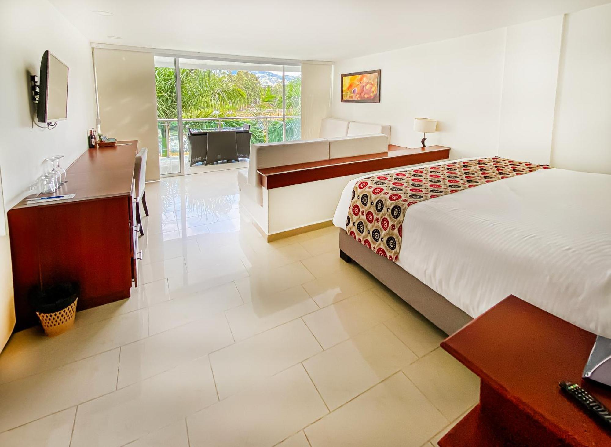 Hotel Los Recuerdos Guatape Luaran gambar Junior Suite